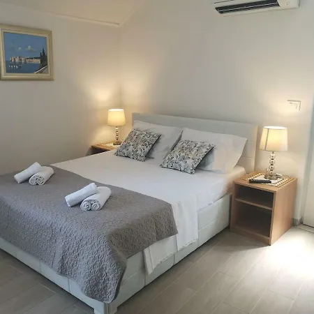 Ivka Apartment *