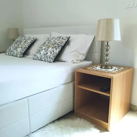 Ivka Apartment *