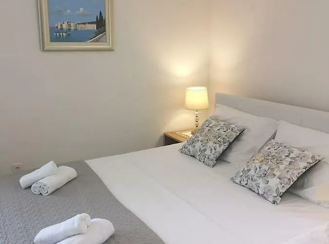 Ivka Apartamento *